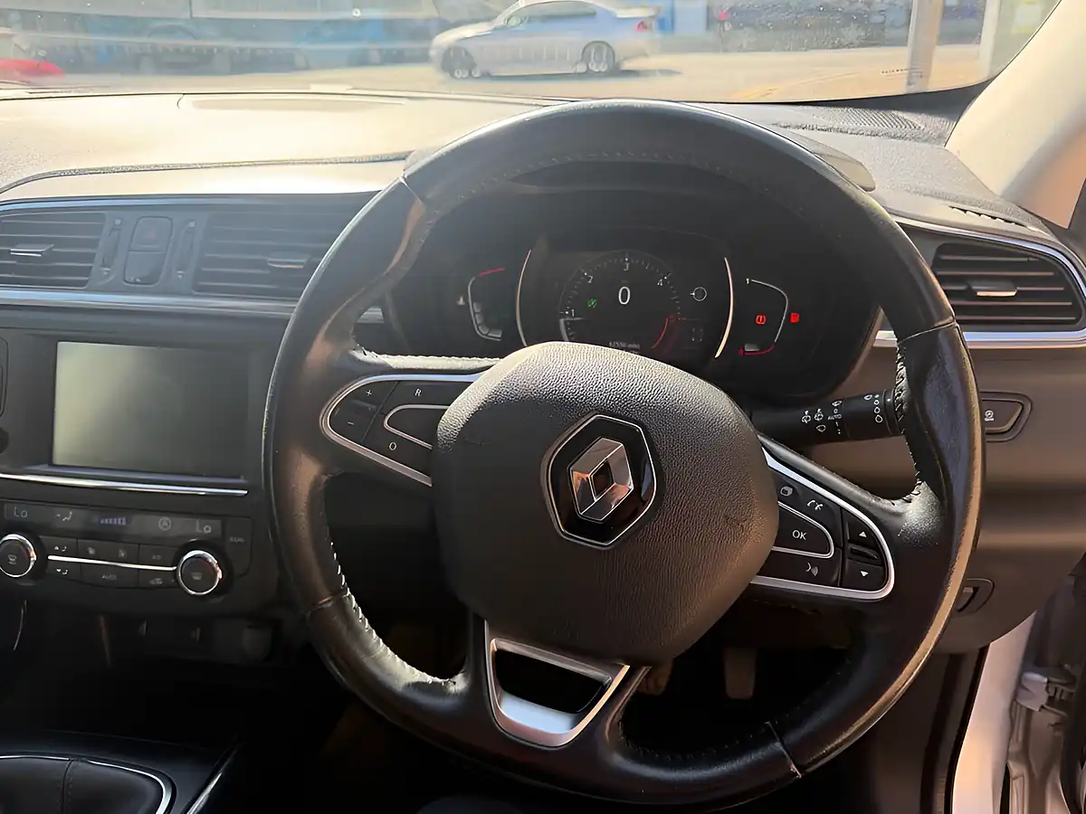 Used 2017 Renault Kadjar Dynamique Nav Silver - Interior and Exterior details 17