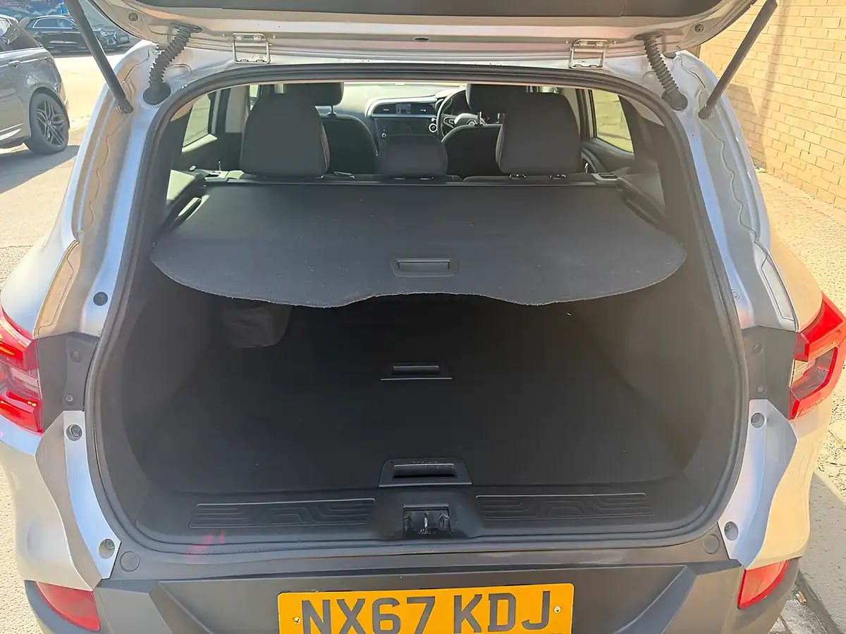 Used 2017 Renault Kadjar Dynamique Nav Silver - Interior and Exterior details 20