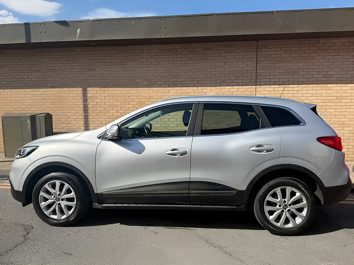 Used 2017 Renault Kadjar Dynamique Nav Silver - Interior and Exterior details 5