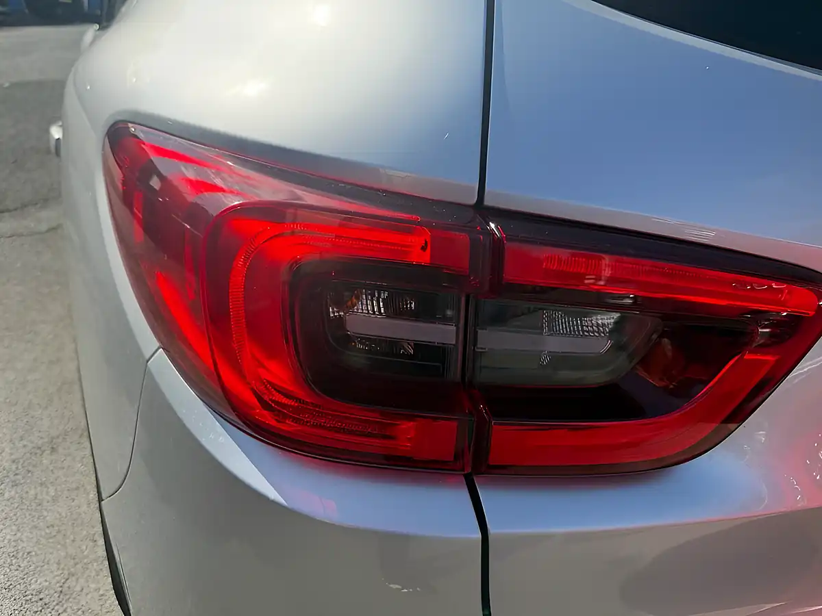 Used 2017 Renault Kadjar Dynamique Nav Silver - Interior and Exterior details 9