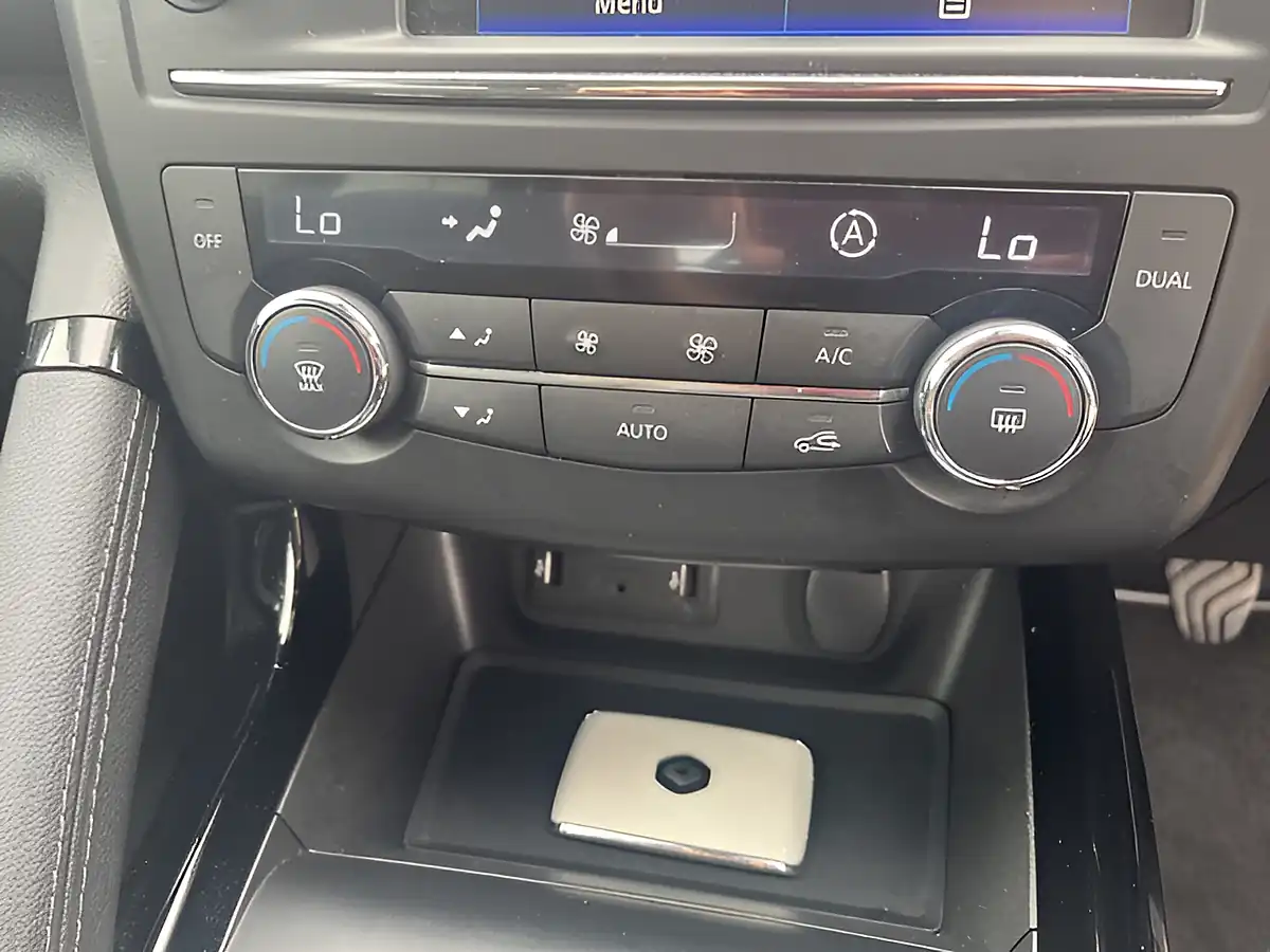 Used 2017 Renault Kadjar Dynamique Nav Titanium Grey - Interior and Exterior details 10