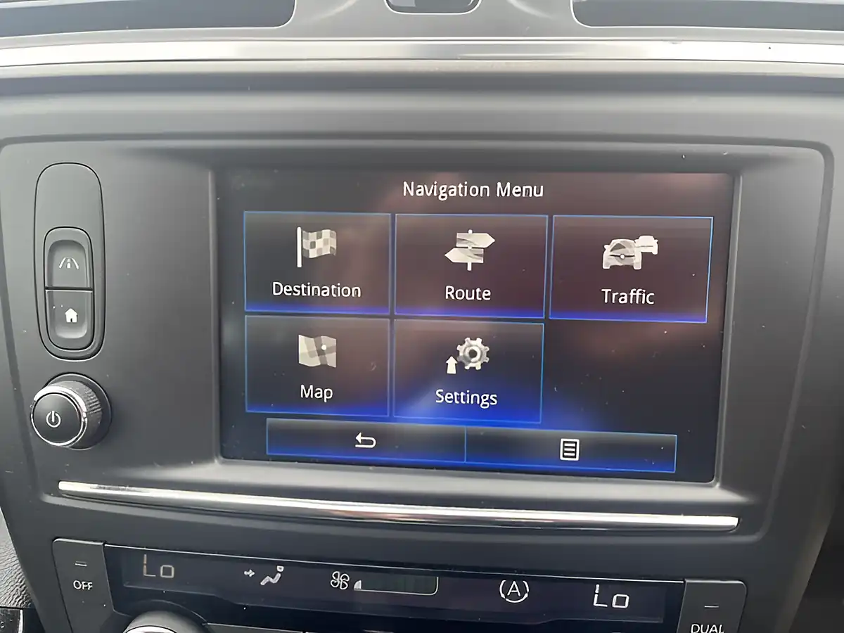 Used 2017 Renault Kadjar Dynamique Nav Titanium Grey - Interior and Exterior details 12