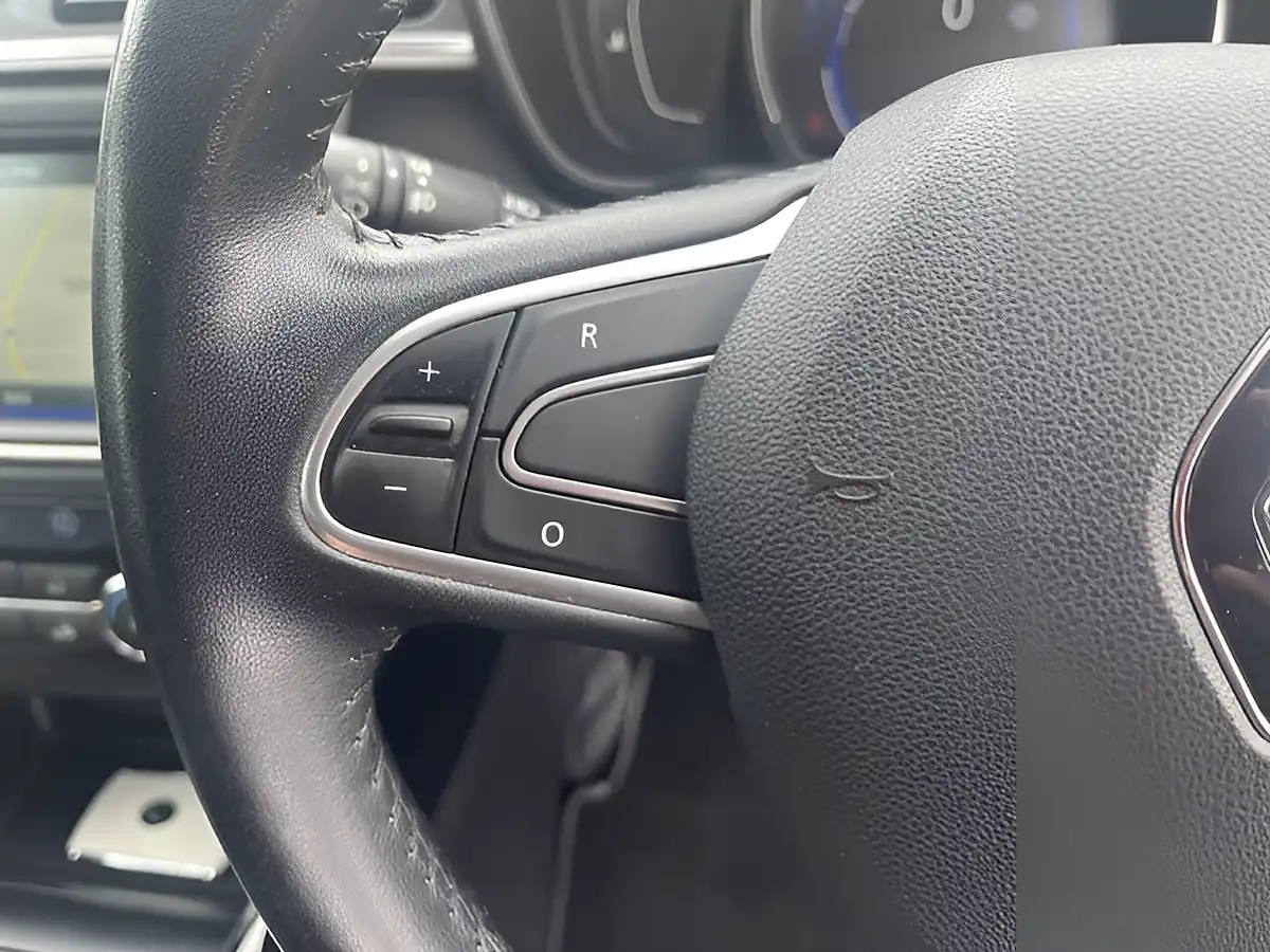Used 2017 Renault Kadjar Dynamique Nav Titanium Grey - Interior and Exterior details 15