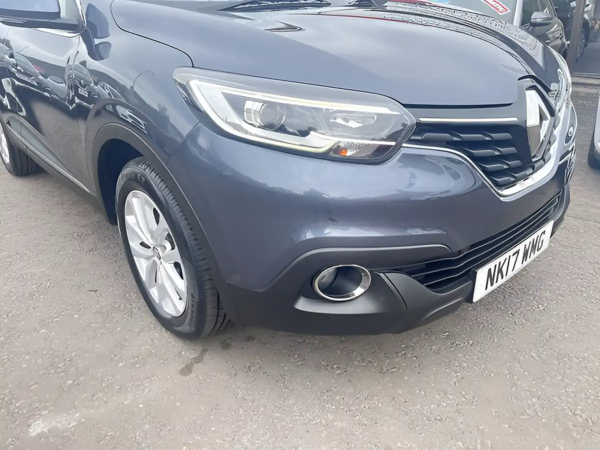 Used 2017 Renault Kadjar Dynamique Nav Titanium Grey - Interior and Exterior details 4