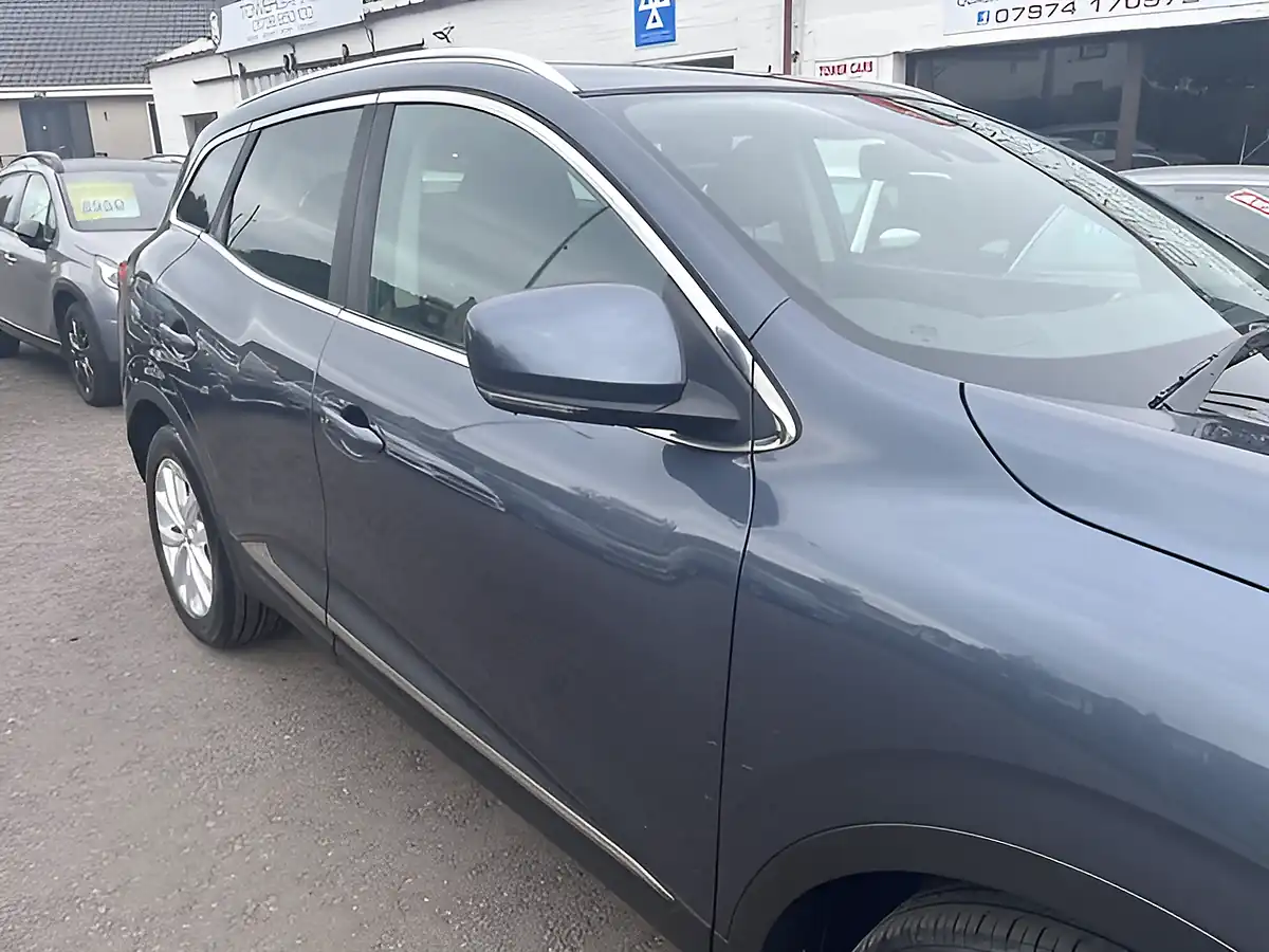 Used 2017 Renault Kadjar Dynamique Nav Titanium Grey - Interior and Exterior details 6