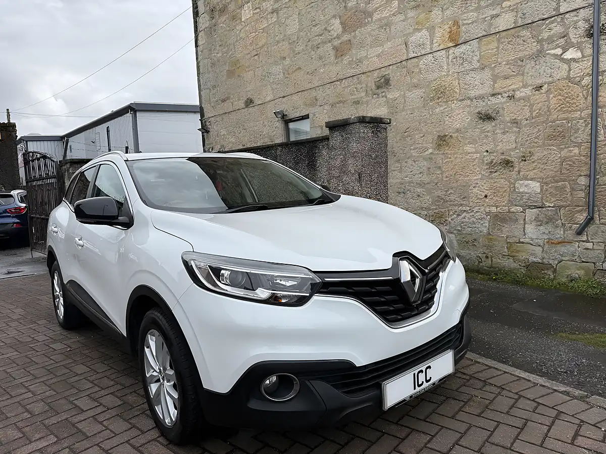 Used 2017 Renault Kadjar Dynamique Nav White - Front View