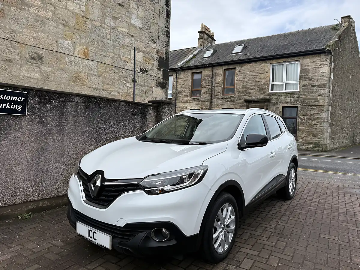 Used 2017 Renault Kadjar Dynamique Nav White - Interior and Exterior details 3