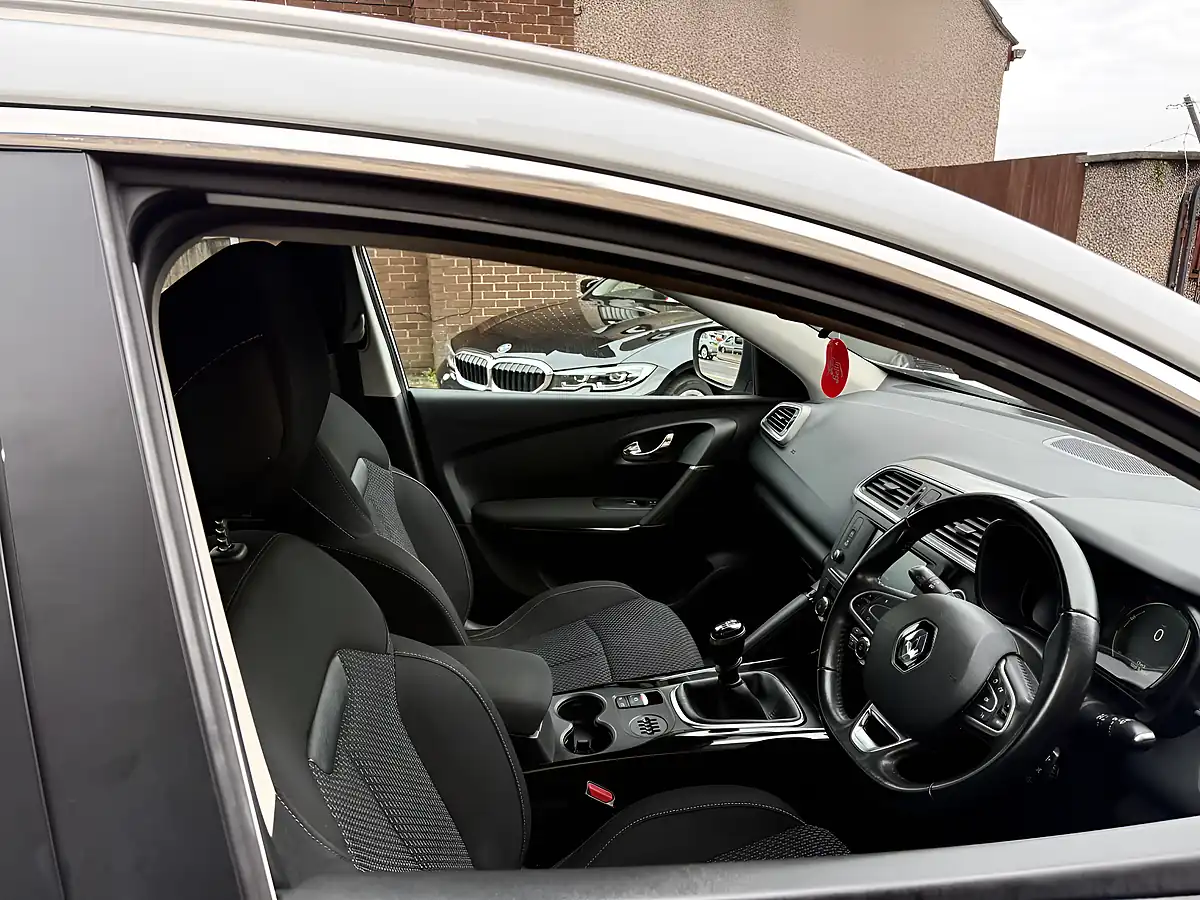 Used 2017 Renault Kadjar Dynamique Nav White - Interior and Exterior details 5