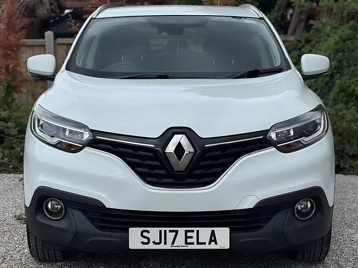 Used 2017 Renault Kadjar Dynamique Nav White - Interior and Exterior details 4