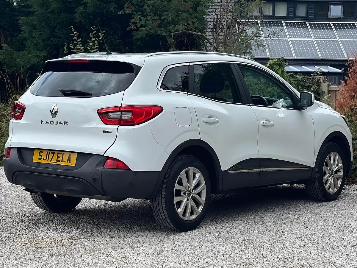 Used 2017 Renault Kadjar Dynamique Nav White - Interior and Exterior details 9