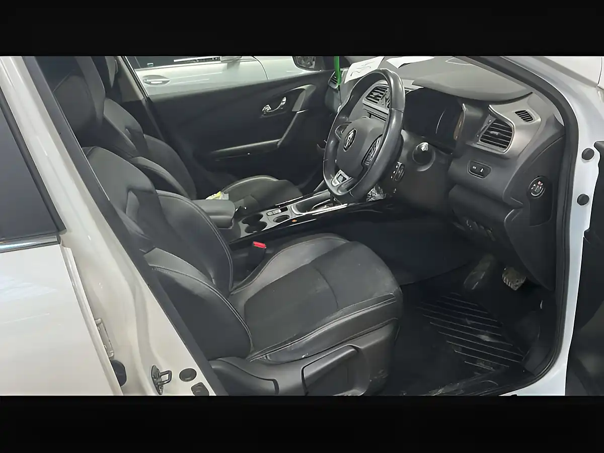 Used 2017 Renault Kadjar Dynamique S Nav Arctic White - Interior and Exterior details 10