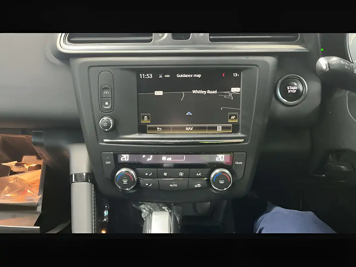 Used 2017 Renault Kadjar Dynamique S Nav Arctic White - Interior and Exterior details 13