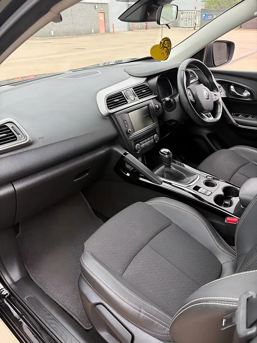 Used 2017 Renault Kadjar Dynamique S Nav Black - Interior and Exterior details 9