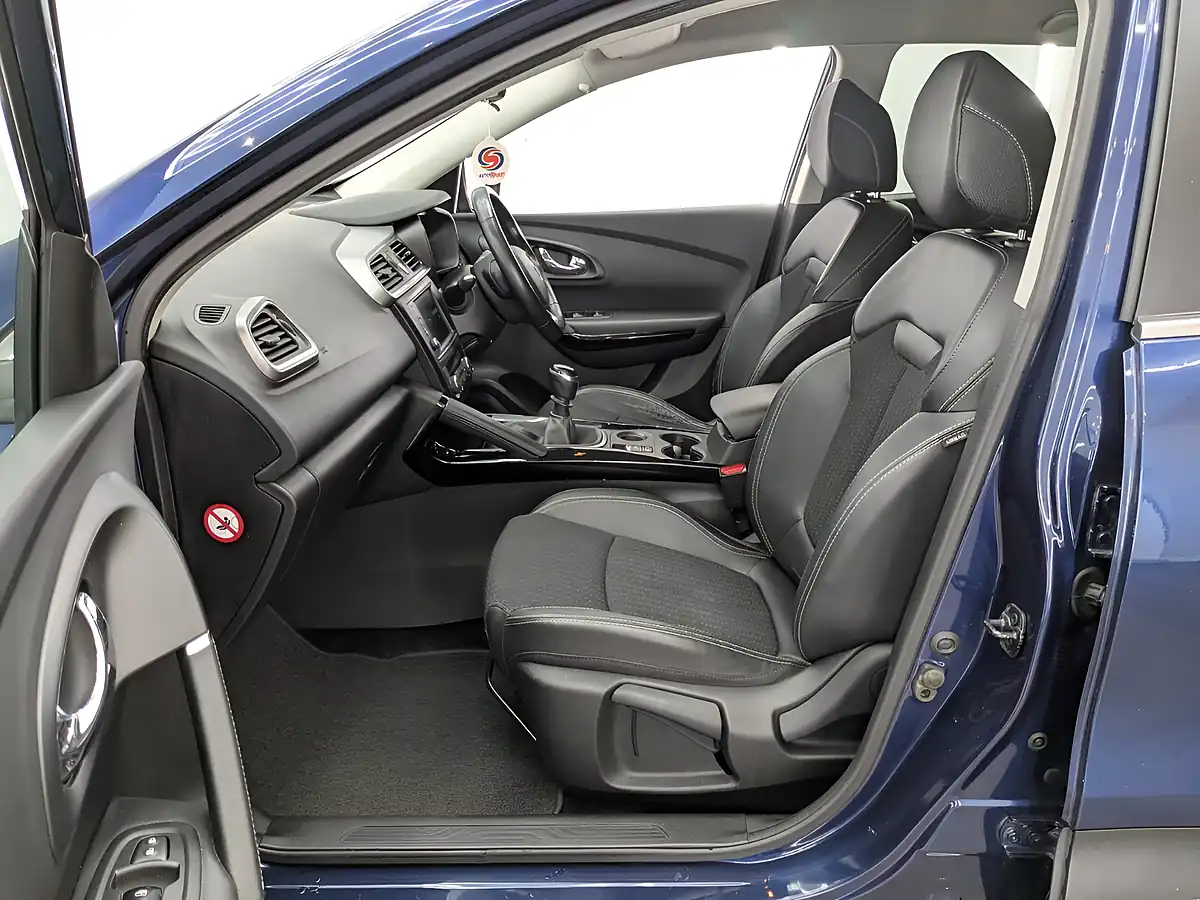 Used 2017 Renault Kadjar Dynamique S Nav Blue - Interior and Exterior details 14