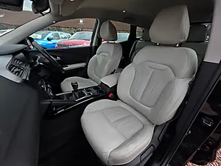 Used 2017 Renault Kadjar Dynamique S Nav Diamond Black - Interior and Exterior details 10