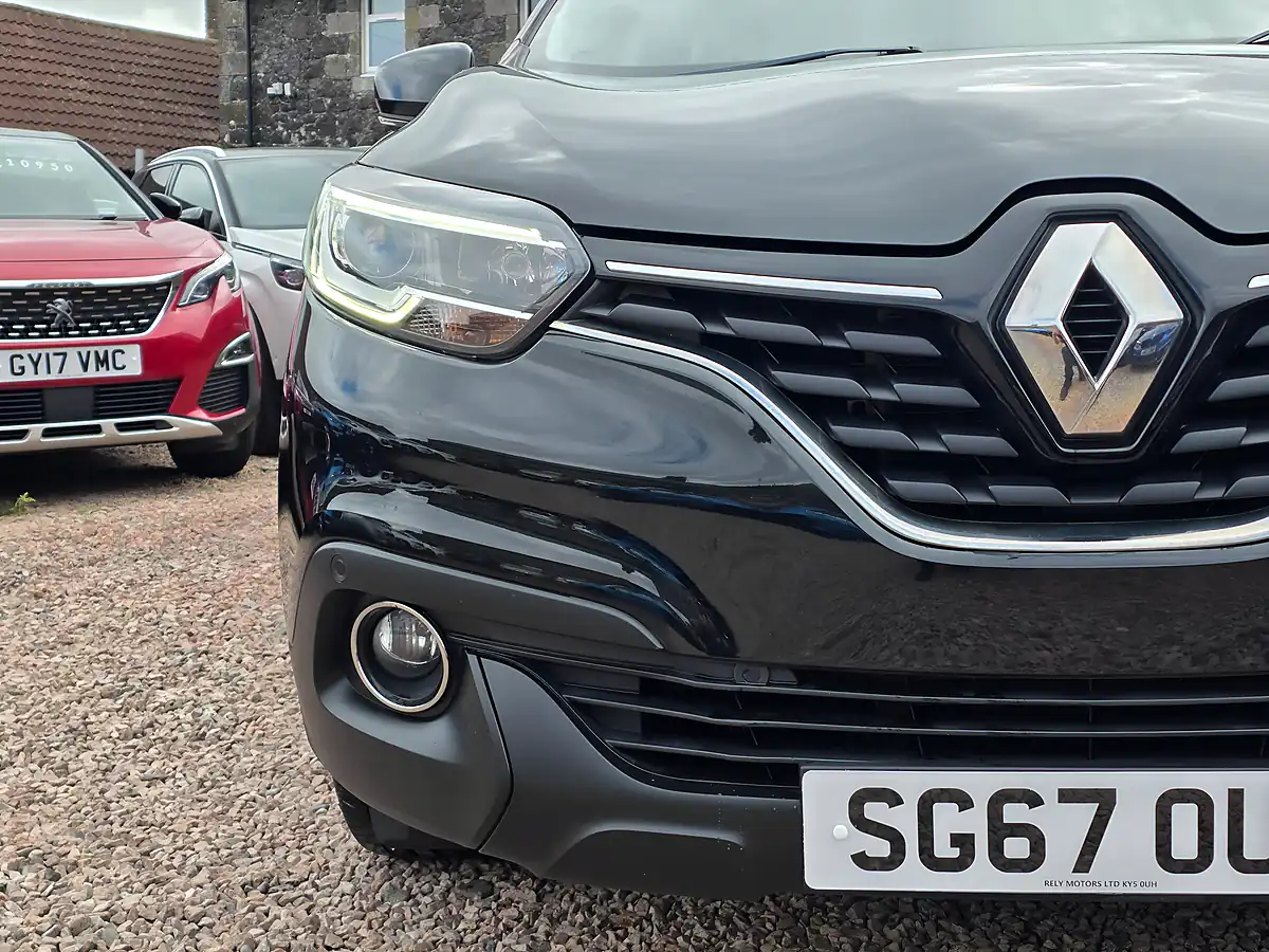 Used 2017 Renault Kadjar Dynamique S Nav Diamond Black - Interior and Exterior details 4
