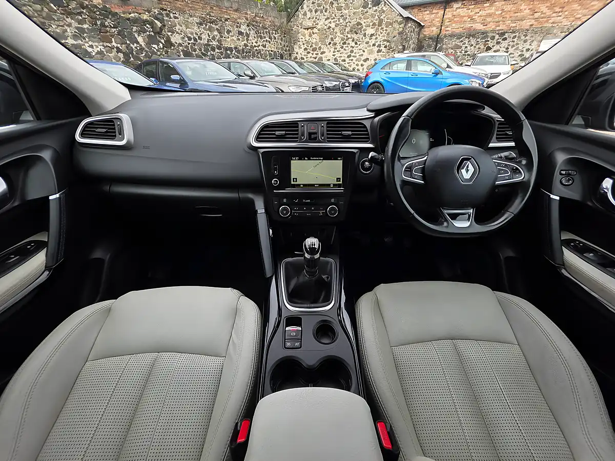 Used 2017 Renault Kadjar Dynamique S Nav Diamond Black - Interior and Exterior details 7