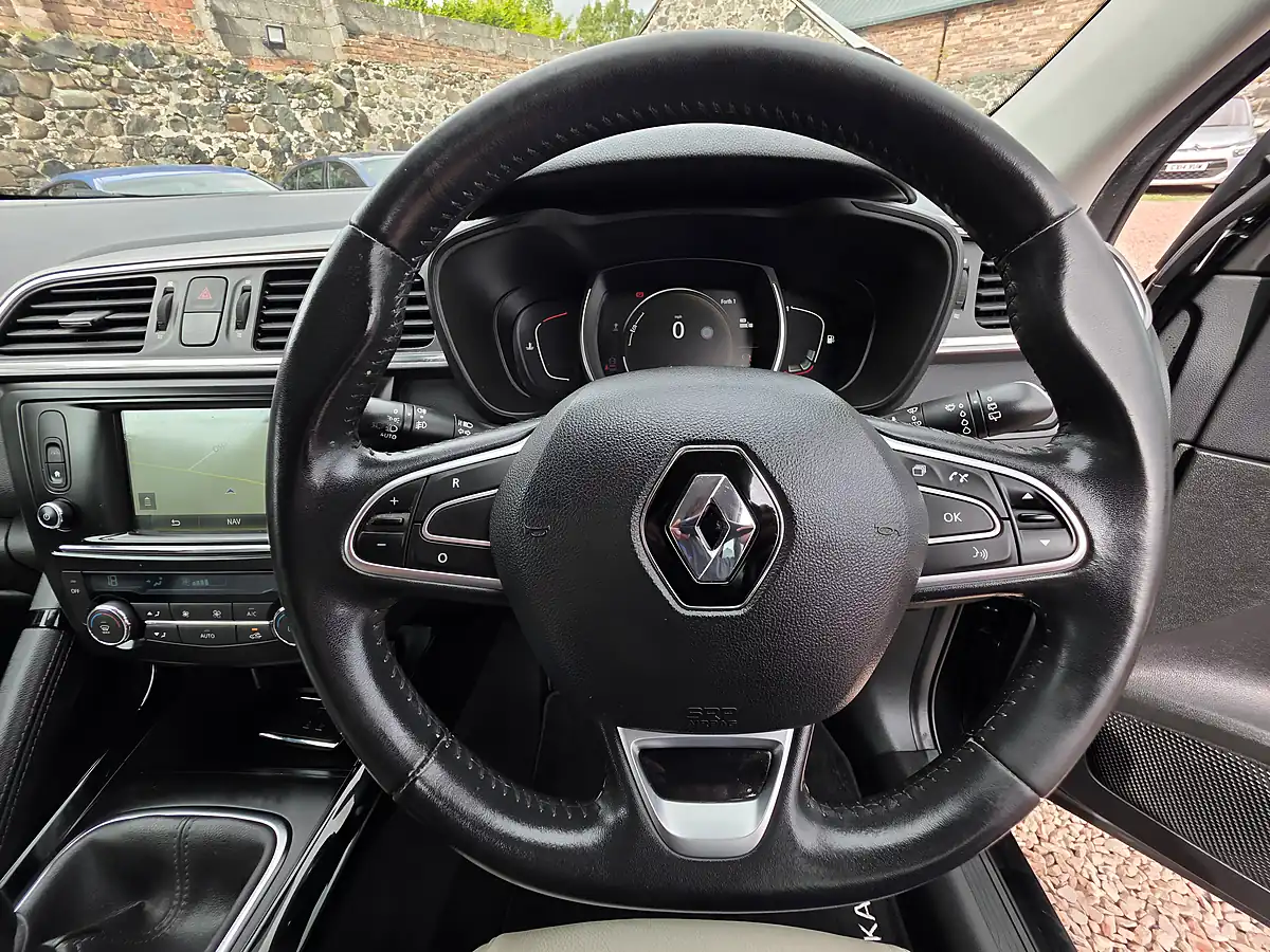 Used 2017 Renault Kadjar Dynamique S Nav Diamond Black - Interior and Exterior details 9
