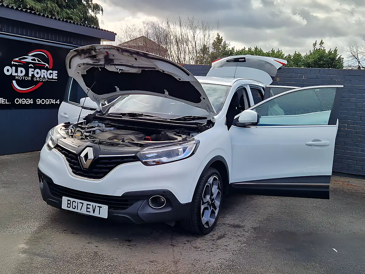 Used 2017 Renault Kadjar Dynamique S Nav Edc White - Interior and Exterior details 10