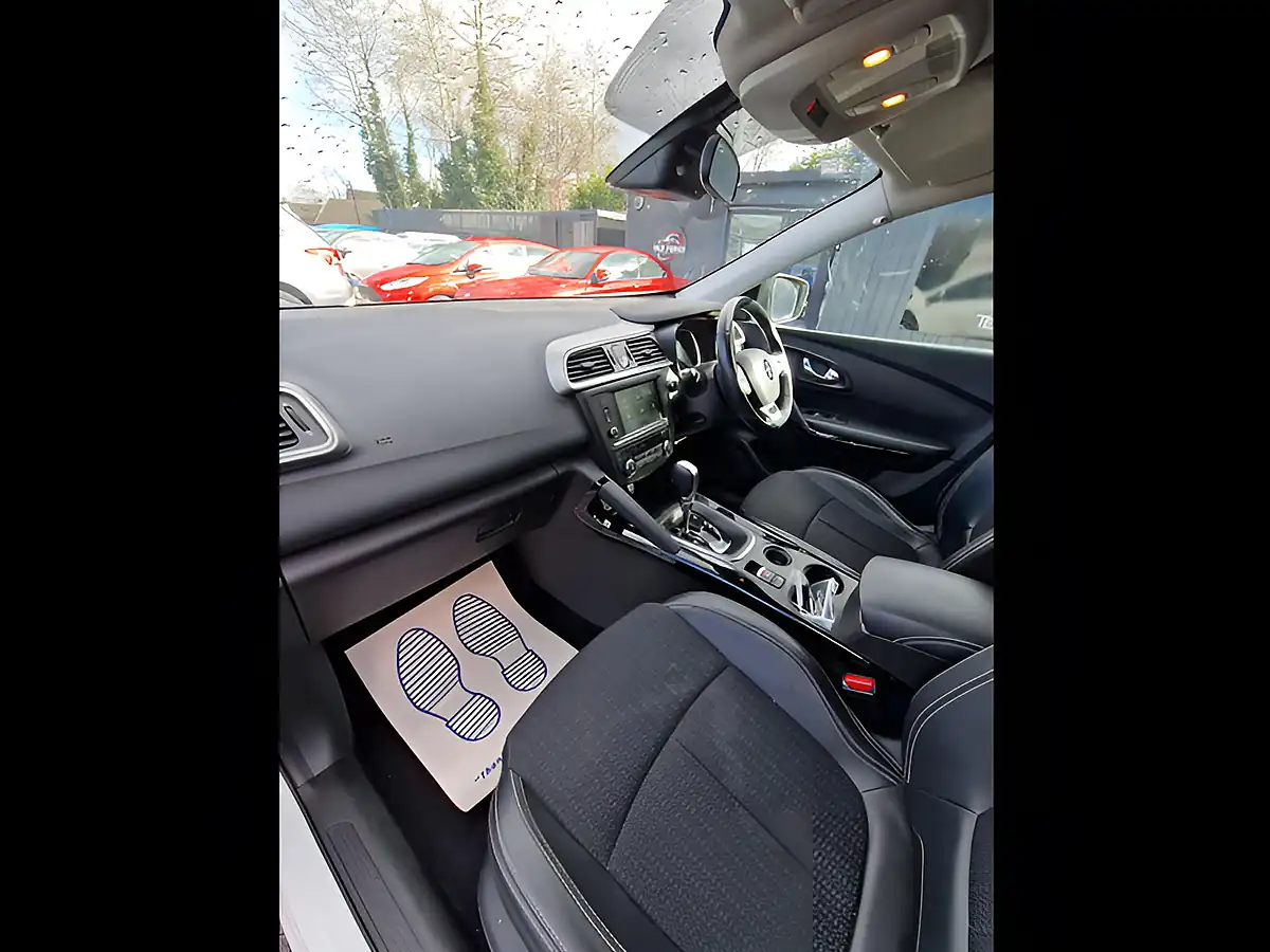 Used 2017 Renault Kadjar Dynamique S Nav Edc White - Interior and Exterior details 16