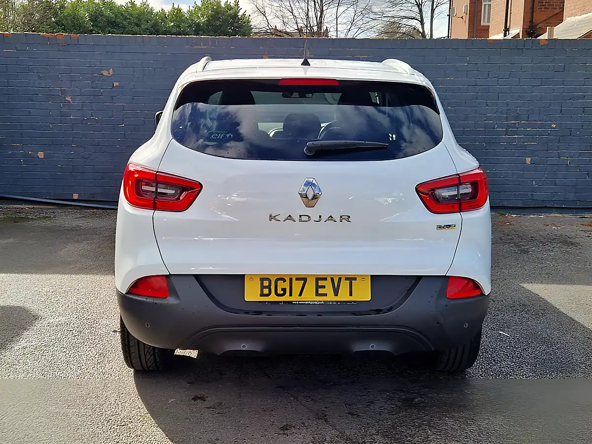 Used 2017 Renault Kadjar Dynamique S Nav Edc White - Interior and Exterior details 9