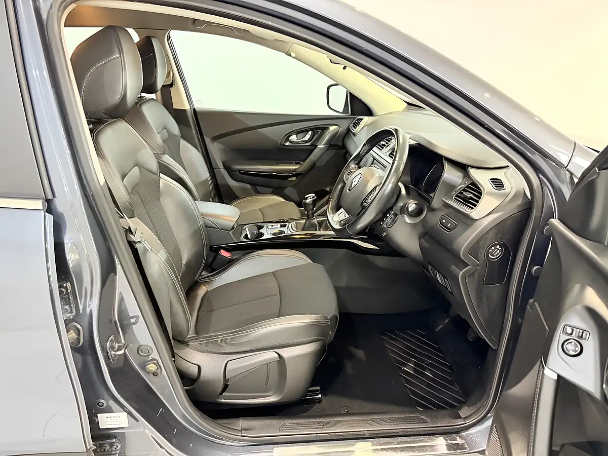 Used 2017 Renault Kadjar Dynamique S Nav Grey - Interior and Exterior details 14