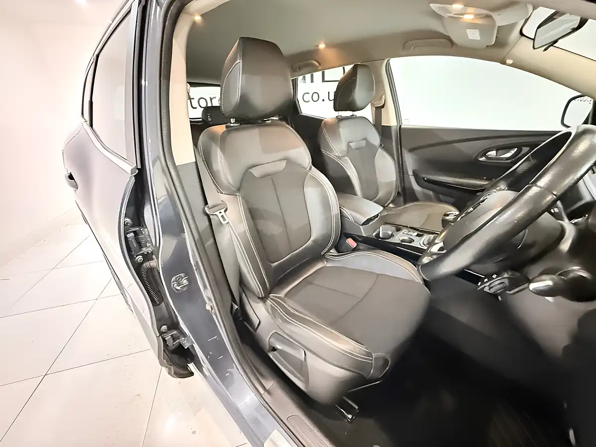 Used 2017 Renault Kadjar Dynamique S Nav Grey - Interior and Exterior details 16