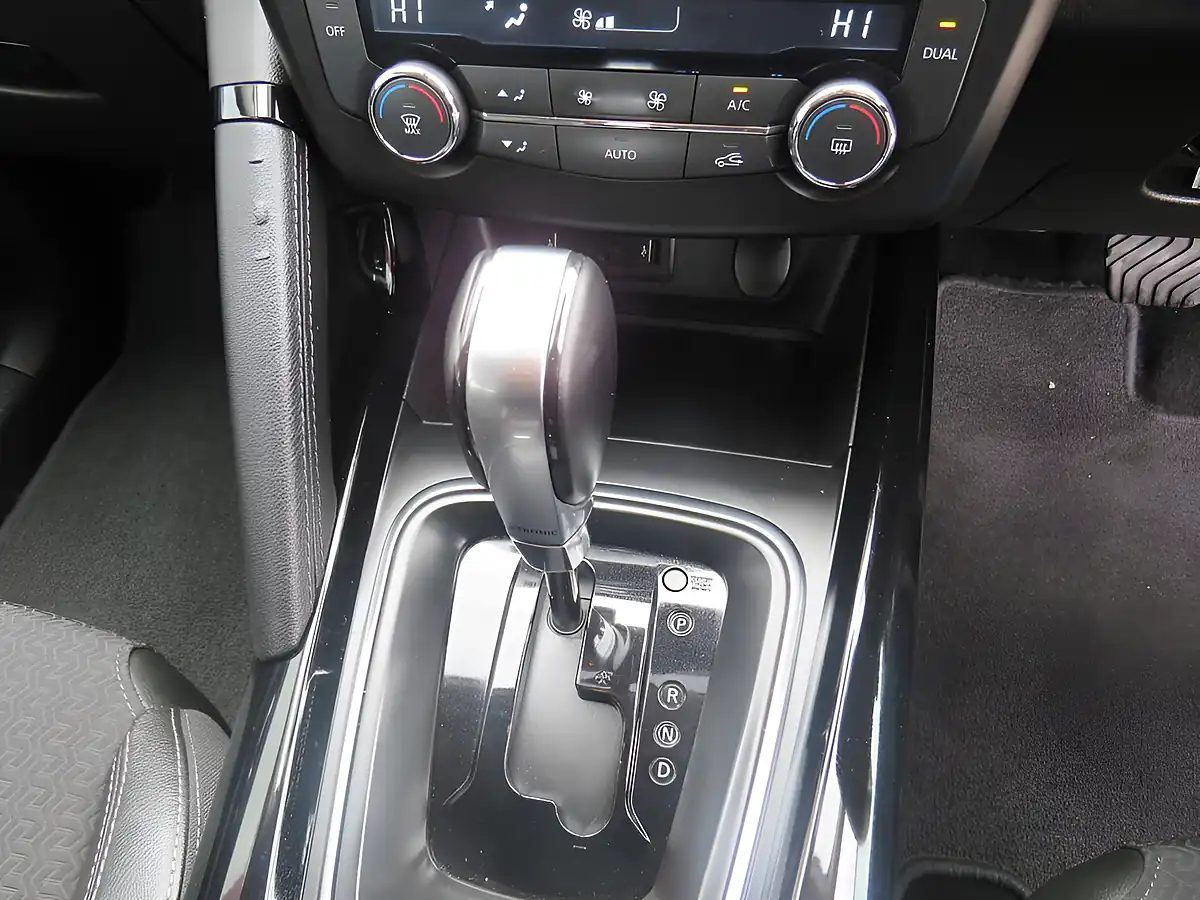 Used 2017 Renault Kadjar Dynamique S Nav Grey - Interior and Exterior details 11