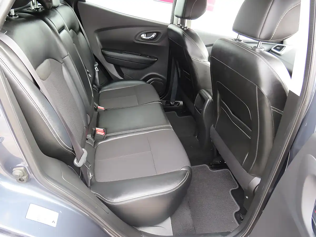 Used 2017 Renault Kadjar Dynamique S Nav Grey - Interior and Exterior details 8