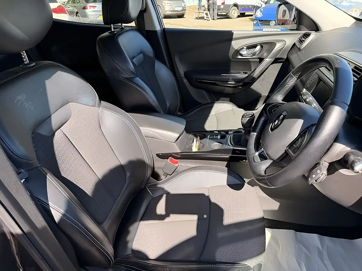 Used 2017 Renault Kadjar Dynamique S Nav Grey - Interior and Exterior details 17