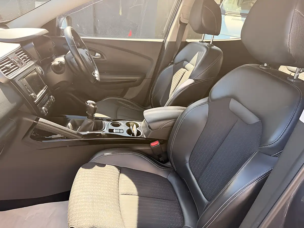 Used 2017 Renault Kadjar Dynamique S Nav Grey - Interior and Exterior details 9