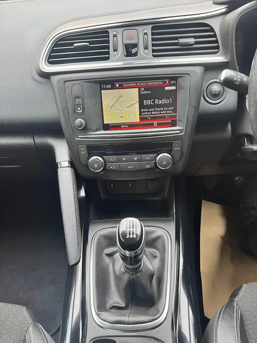 Used 2017 Renault Kadjar Dynamique S Nav Red - Interior and Exterior details 13
