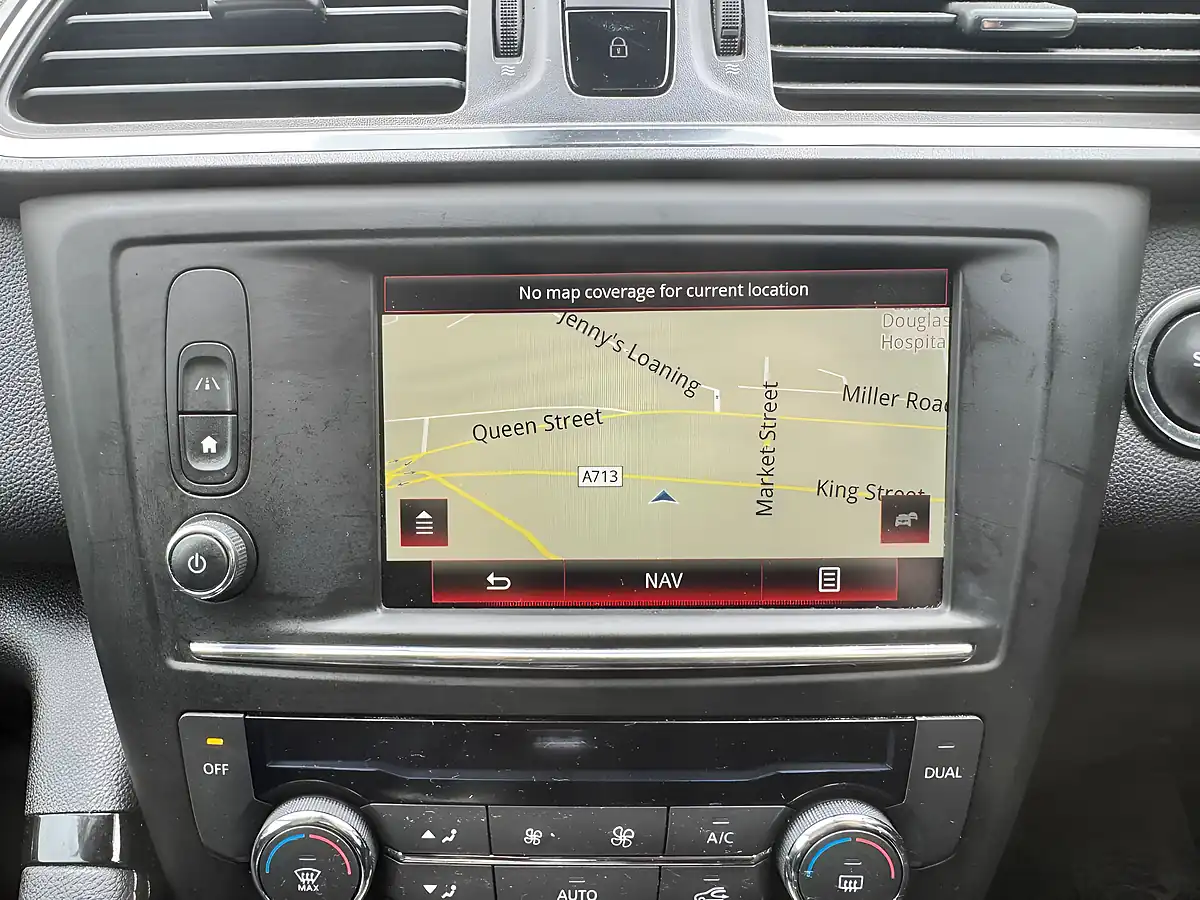 Used 2017 Renault Kadjar Dynamique S Nav Red - Interior and Exterior details 14