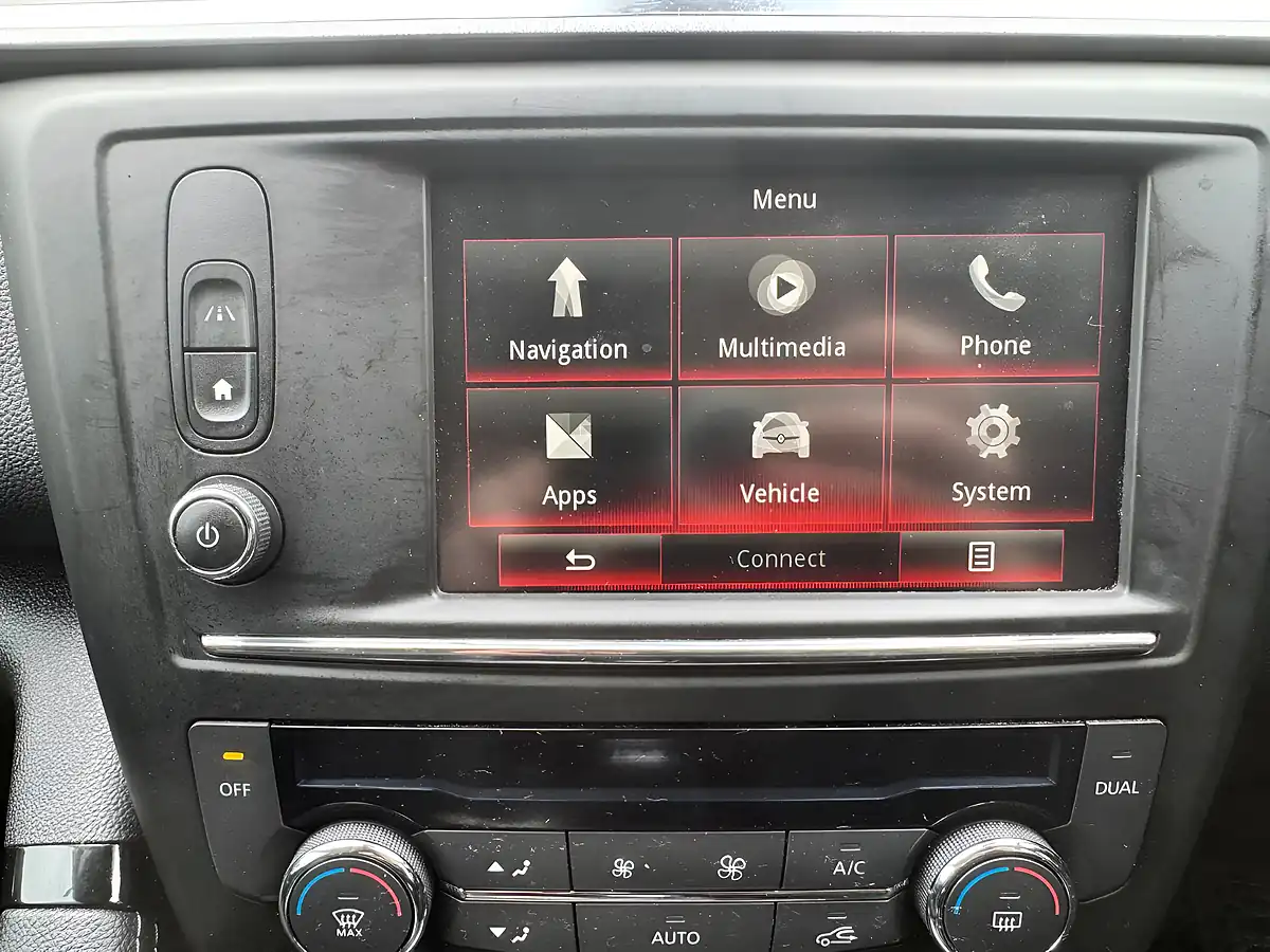 Used 2017 Renault Kadjar Dynamique S Nav Red - Interior and Exterior details 15