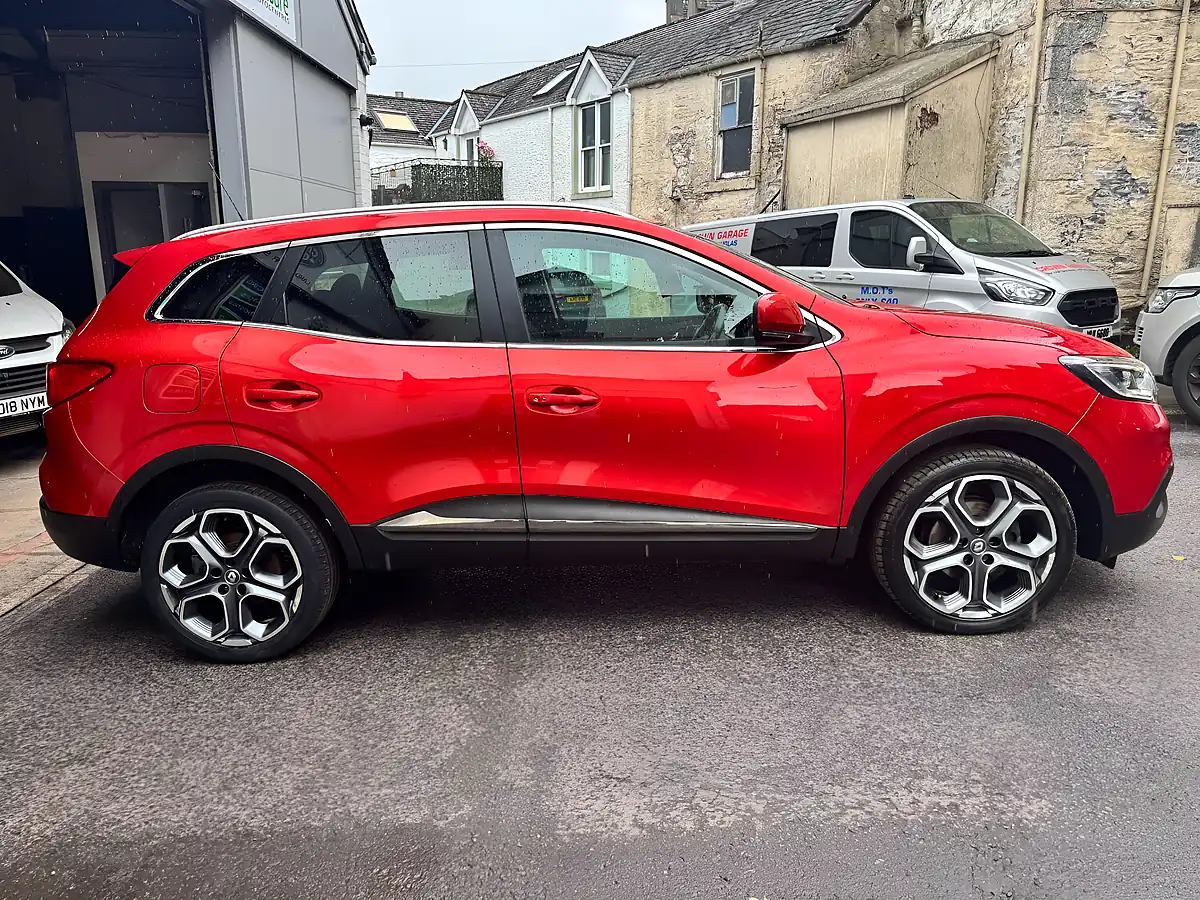Used 2017 Renault Kadjar Dynamique S Nav Red - Interior and Exterior details 3