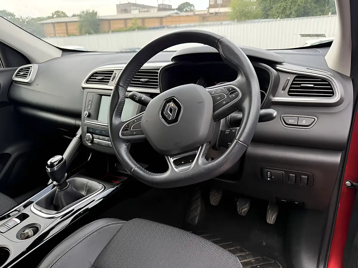 Used 2017 Renault Kadjar Dynamique S Nav Red - Interior and Exterior details 9