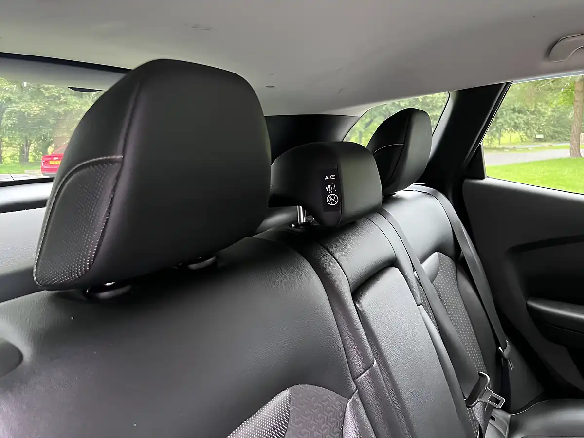 Used 2017 Renault Kadjar Dynamique S Nav White - Interior and Exterior details 17