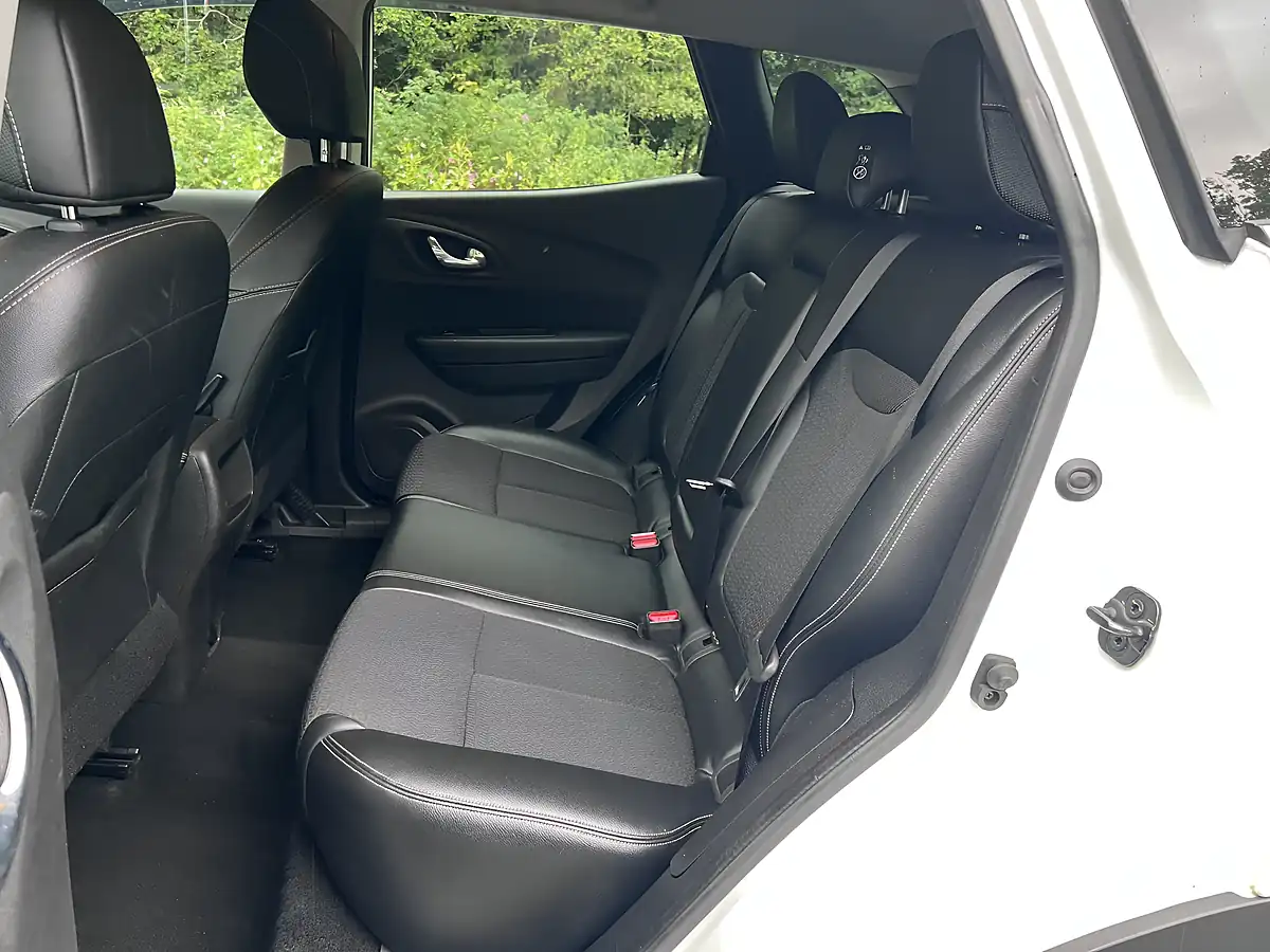 Used 2017 Renault Kadjar Dynamique S Nav White - Interior and Exterior details 18