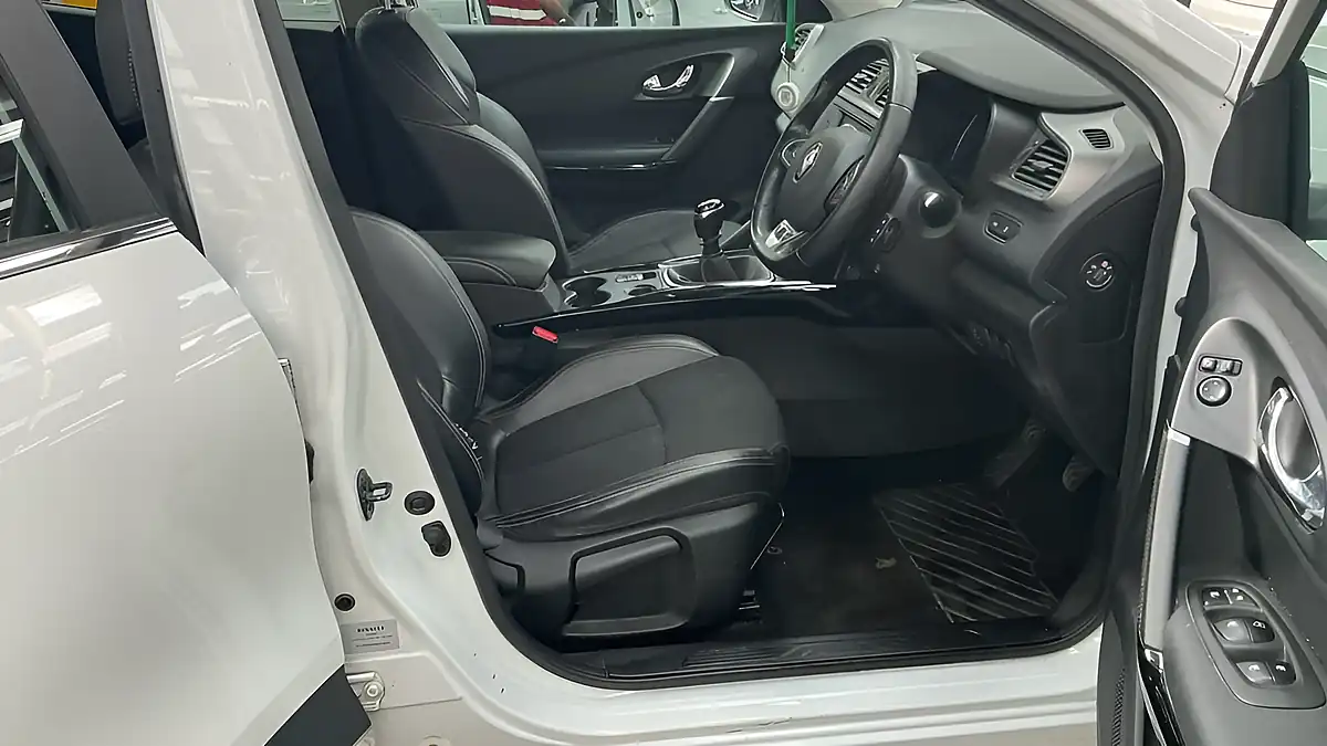 Used 2017 Renault Kadjar Dynamique S Nav White - Interior and Exterior details 11