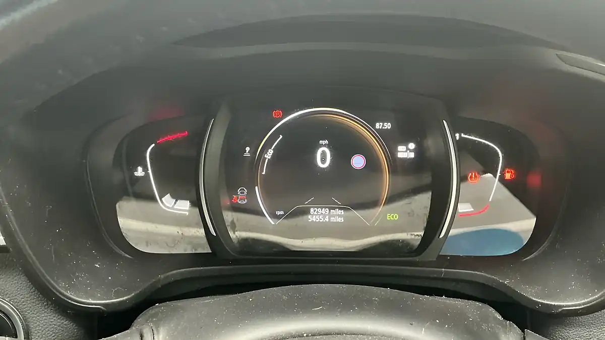 Used 2017 Renault Kadjar Dynamique S Nav White - Interior and Exterior details 12