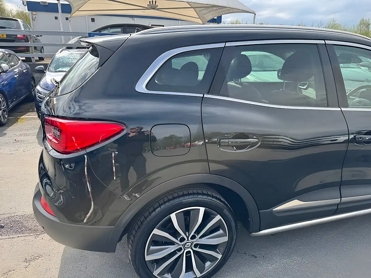 Used 2017 Renault Kadjar Signature Edition Black - Interior and Exterior details 16