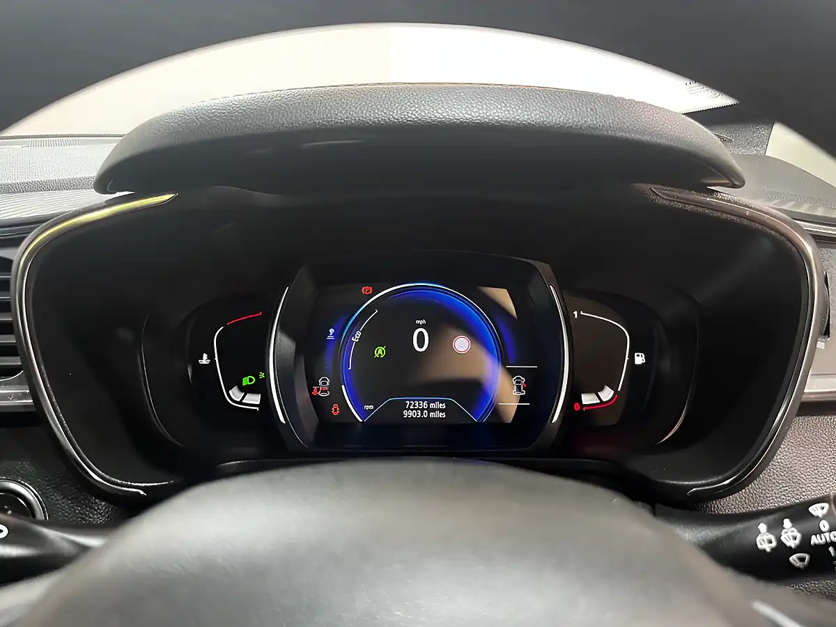 Used 2017 Renault Kadjar Signature Nav Black - Interior and Exterior details 14