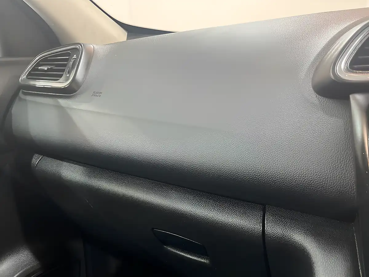 Used 2017 Renault Kadjar Signature Nav Black - Interior and Exterior details 17