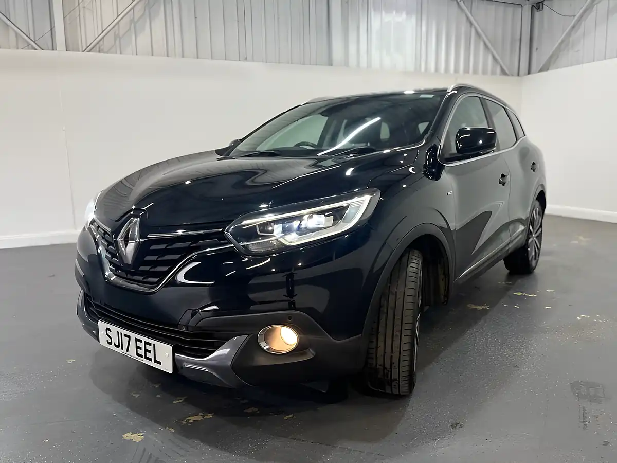 Used 2017 Renault Kadjar Signature Nav Black - Interior and Exterior details 3