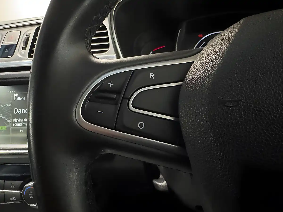 Used 2017 Renault Kadjar Signature Nav Diamond Black - Interior and Exterior details 12