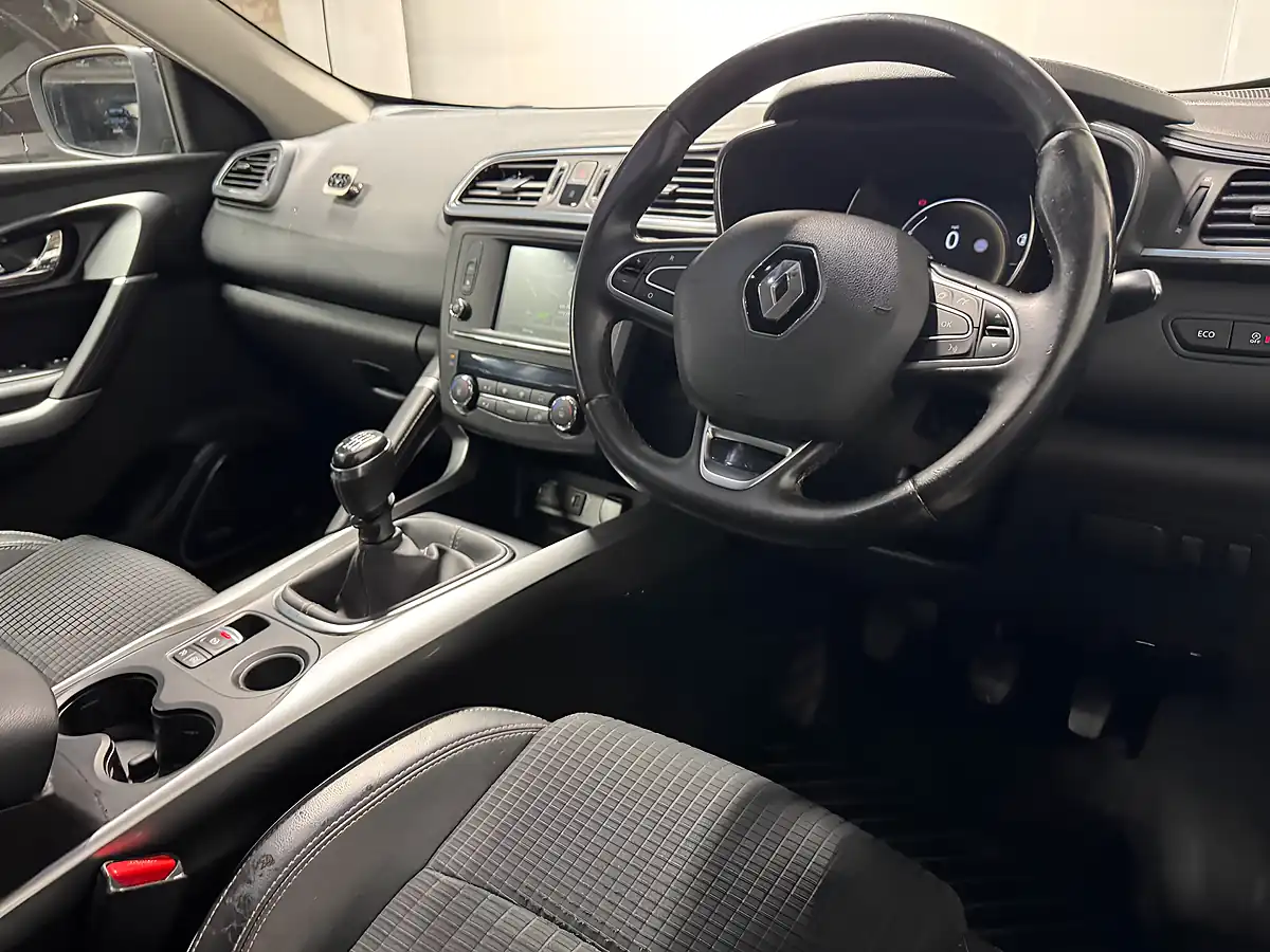 Used 2017 Renault Kadjar Signature Nav Diamond Black - Interior and Exterior details 3