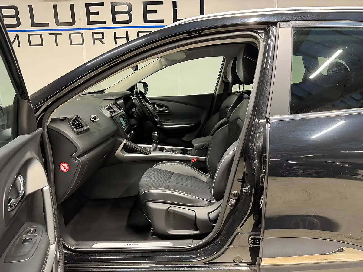 Used 2017 Renault Kadjar Signature Nav Diamond Black - Interior and Exterior details 9
