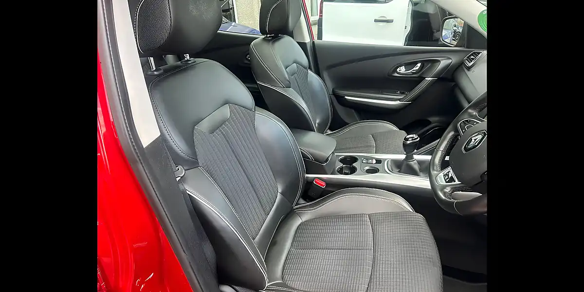 Used 2017 Renault Kadjar Signature Nav Flame Red - Interior and Exterior details 12