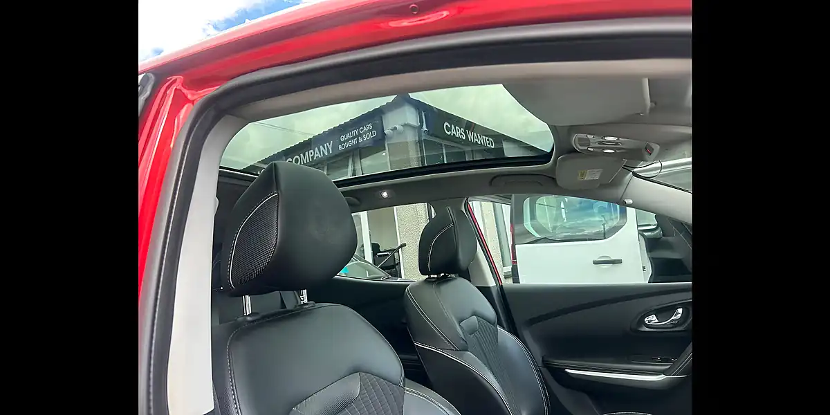 Used 2017 Renault Kadjar Signature Nav Flame Red - Interior and Exterior details 13