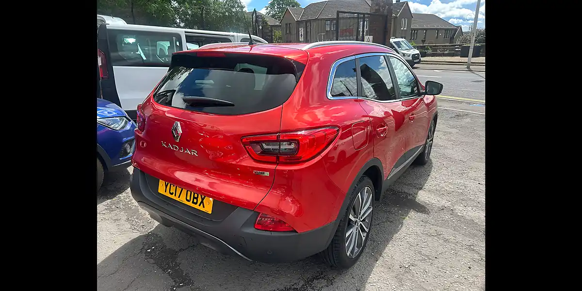 Used 2017 Renault Kadjar Signature Nav Flame Red - Interior and Exterior details 7